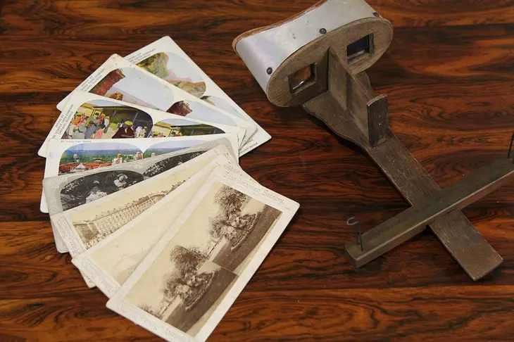 Stereoscope 1900 Antique Viewer & 7 Photo Cards
