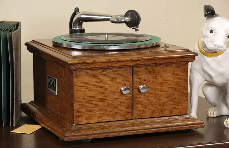 Victor VV-VI Tabletop 1915 Antique Oak Victrola Phonograph