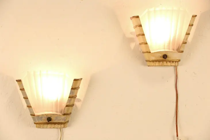 Art Deco 1930 Vintage Pair of Wall Sconces, Original Frosted Glass, C