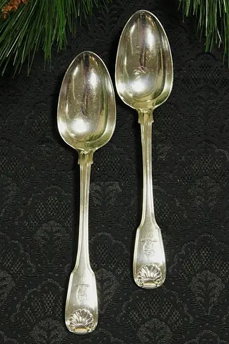 Pair of Georgian Sterling Silver Spoons, Fiddle, Thread & Shell, London 1821