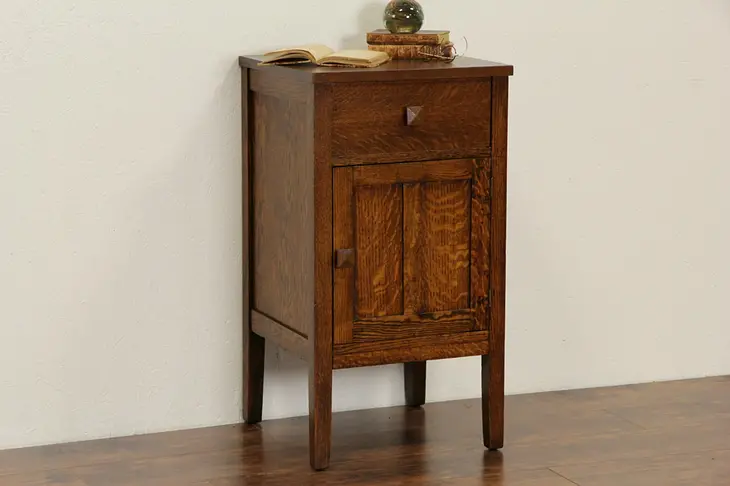 Arts & Crafts Mission Oak 1910 Antique Nightstand, End Table or Cabinet