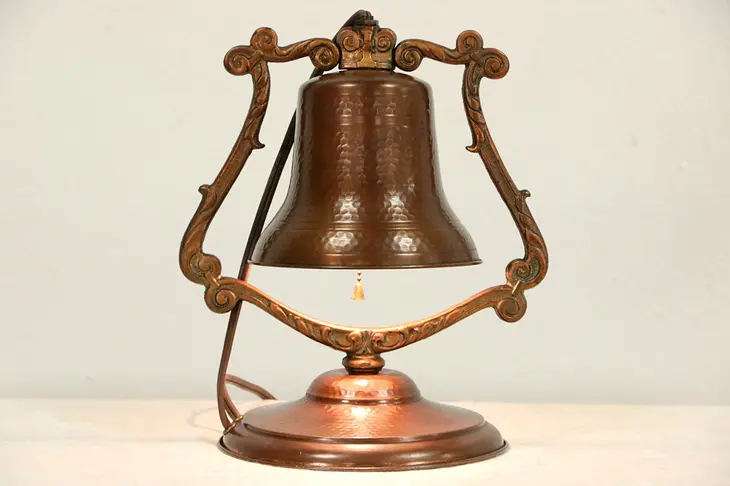 Arts & Crafts 1900 Antique Hammered Copper Desk Lamp