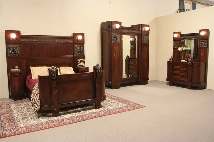 Italian 1915 Queen Size Bedroom Set, Marble & Bronze Cherubs