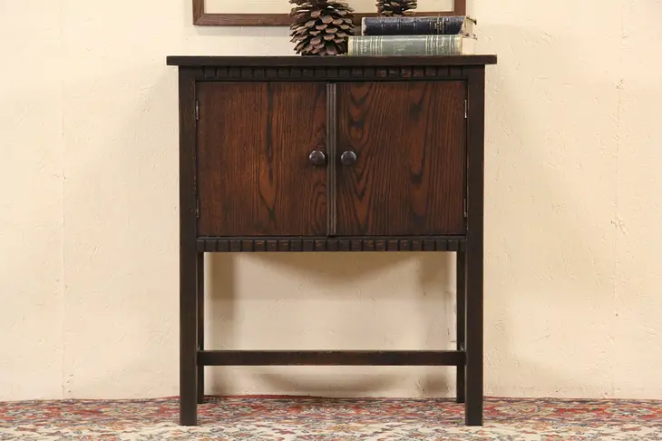 Arts & Crafts Mission Oak 1905 Antique End Table, Hall Console or Cabinet