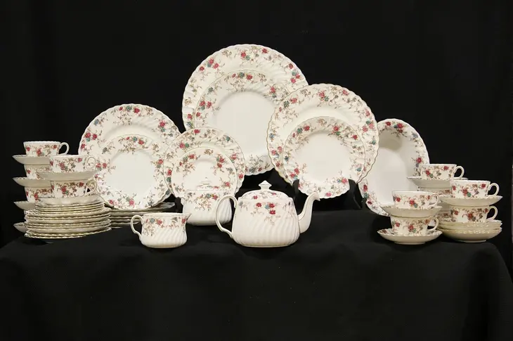 A Set of Minton Ancestral Pattern China with Serving Pieces