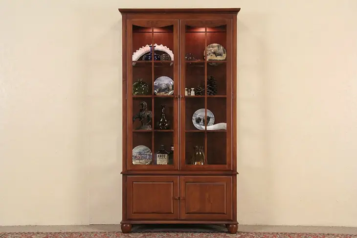 Ethan Allen Lighted China or Curio Cabinet, Bookcase