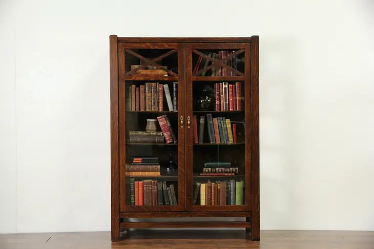 Arts & Crafts Mission Oak 1905 Antique China Display Cabinet or Bookcase