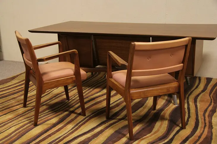 Pair Midcentury Modern Jens Risom Walnut & Leather Chairs