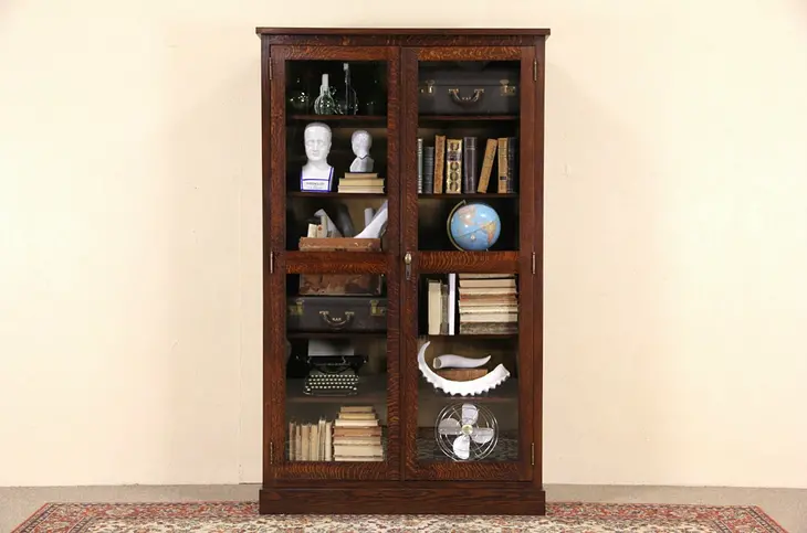 Art & Crafts Mission Oak 1910 Antique Bookcase or Display Cabinet, Glass Doors