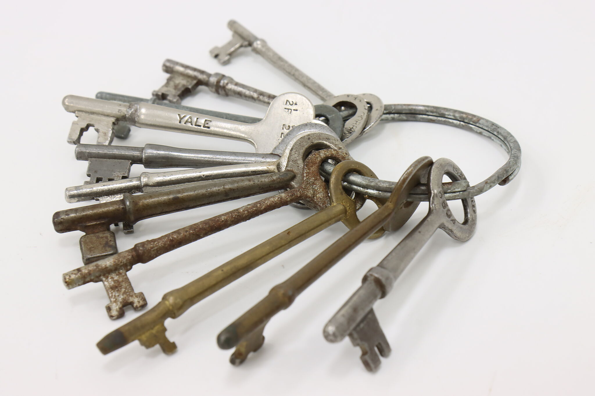 Five Large Antique Skeleton Keys Vintage Key Lot Silver 