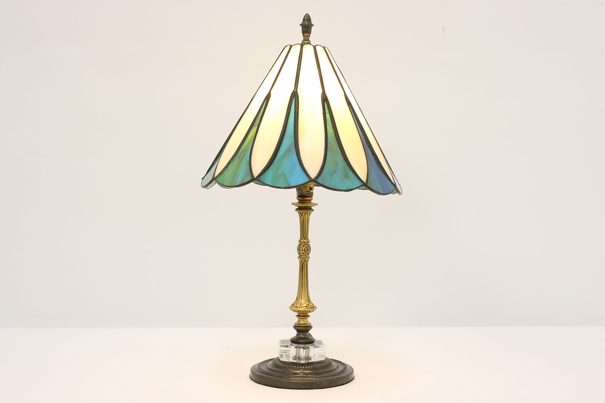 Leviton stained glass lamp discount