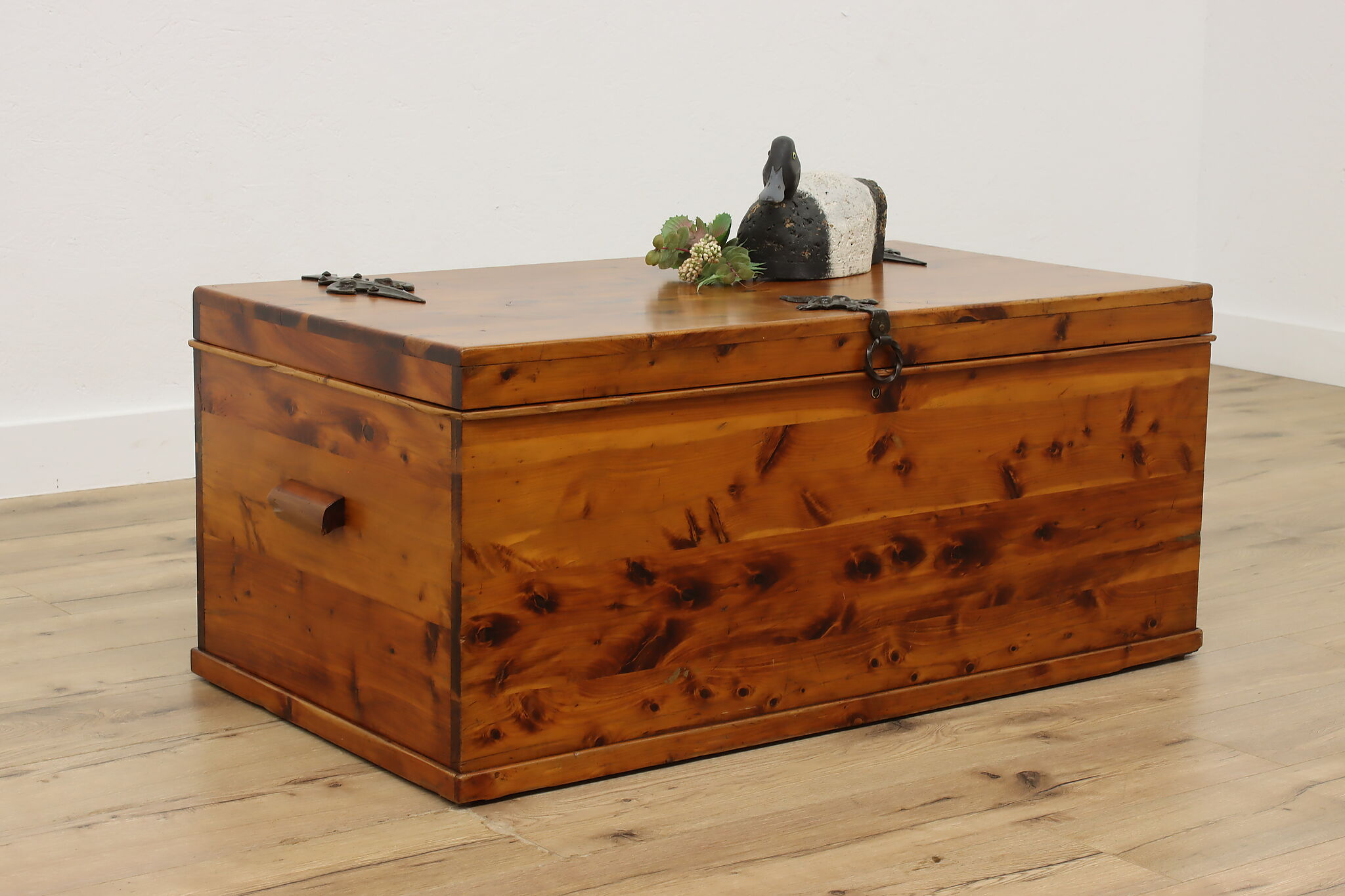 Antique cedar blanket chest 2025