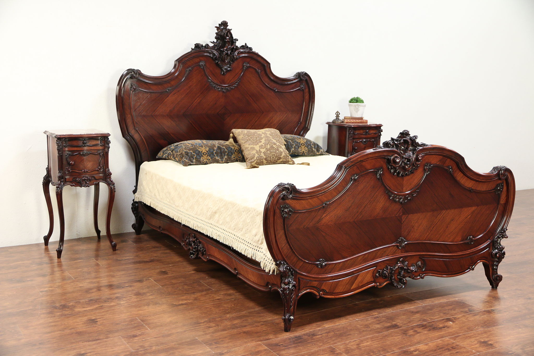 French Rosewood Antique Bedroom Set Queen Size Bed Nightstands 29601