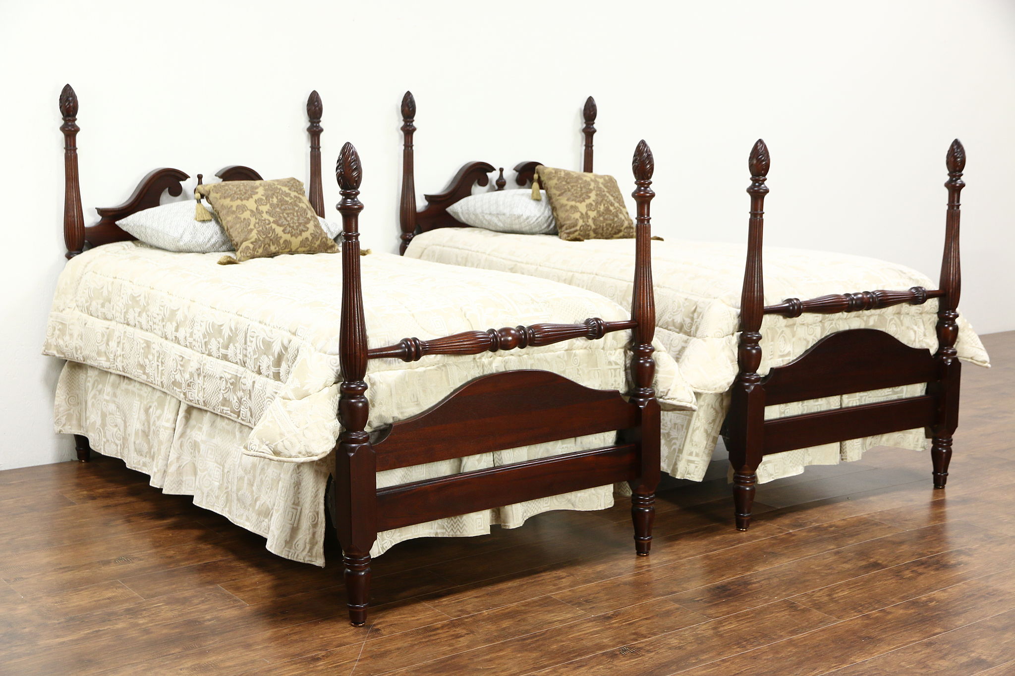 Poster sales bed twin