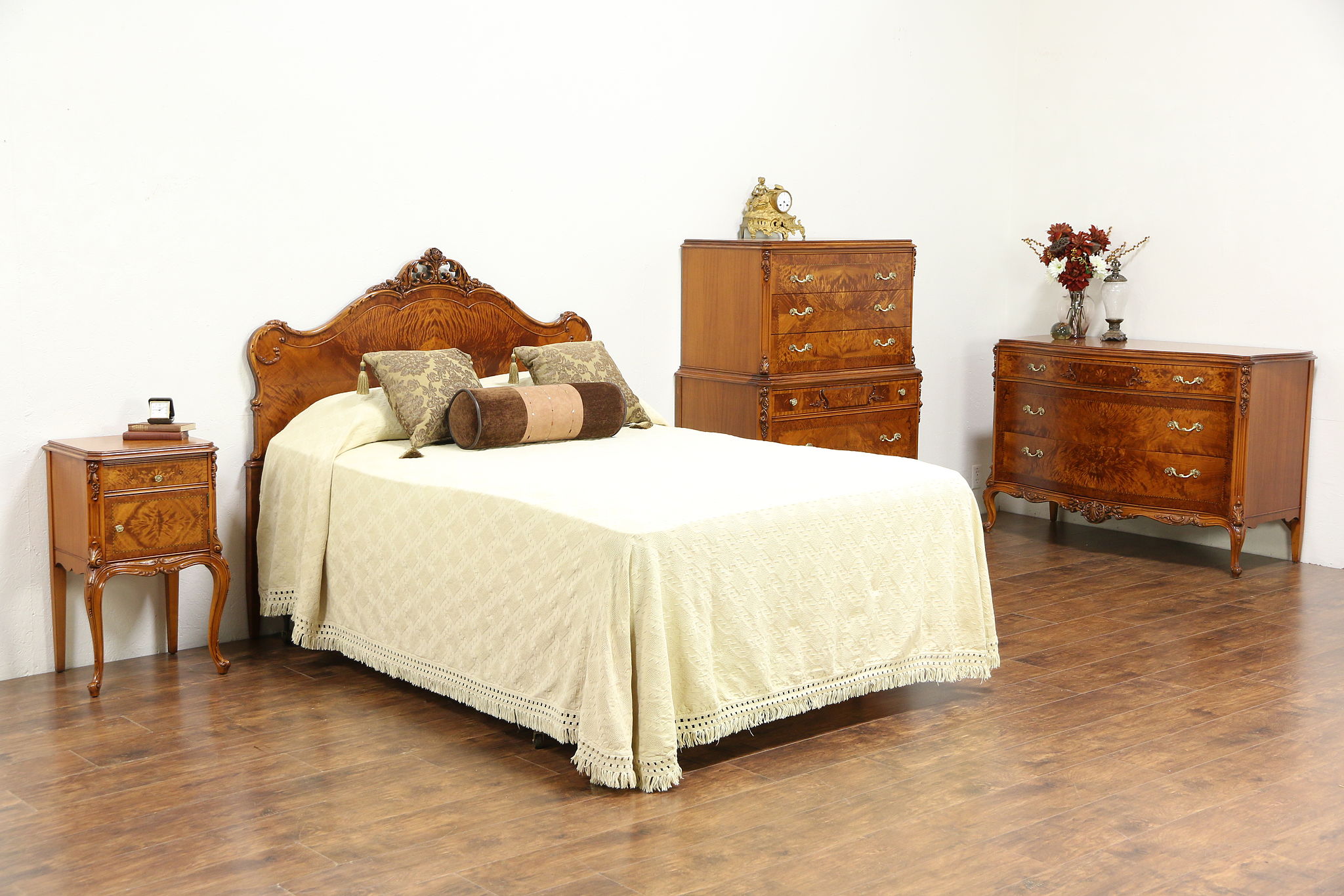 French Style Satinwood Burl Carved 4 Pc 1940 Vintage Bedroom Set