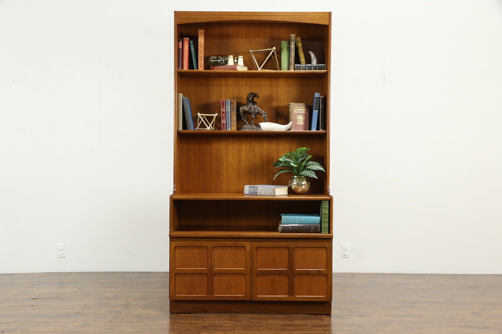 Featured image of post Modern Bookshelf Wall Unit - I refuse to pay hundr…
