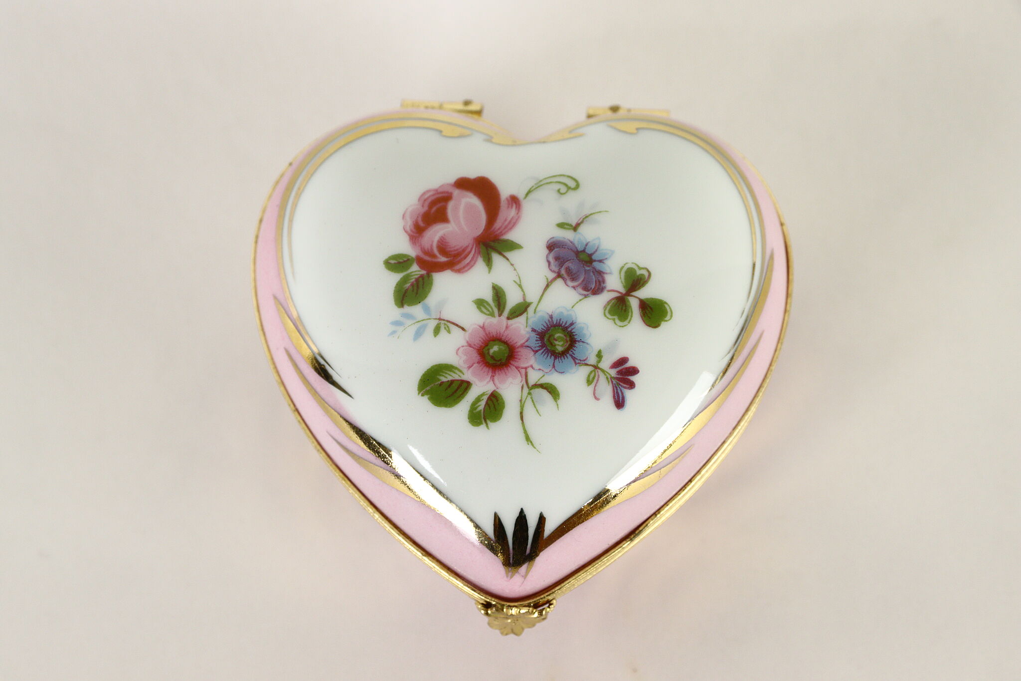 Porcelain Trinket or Keepsake Box, Heart Shape, Limoges France #36204