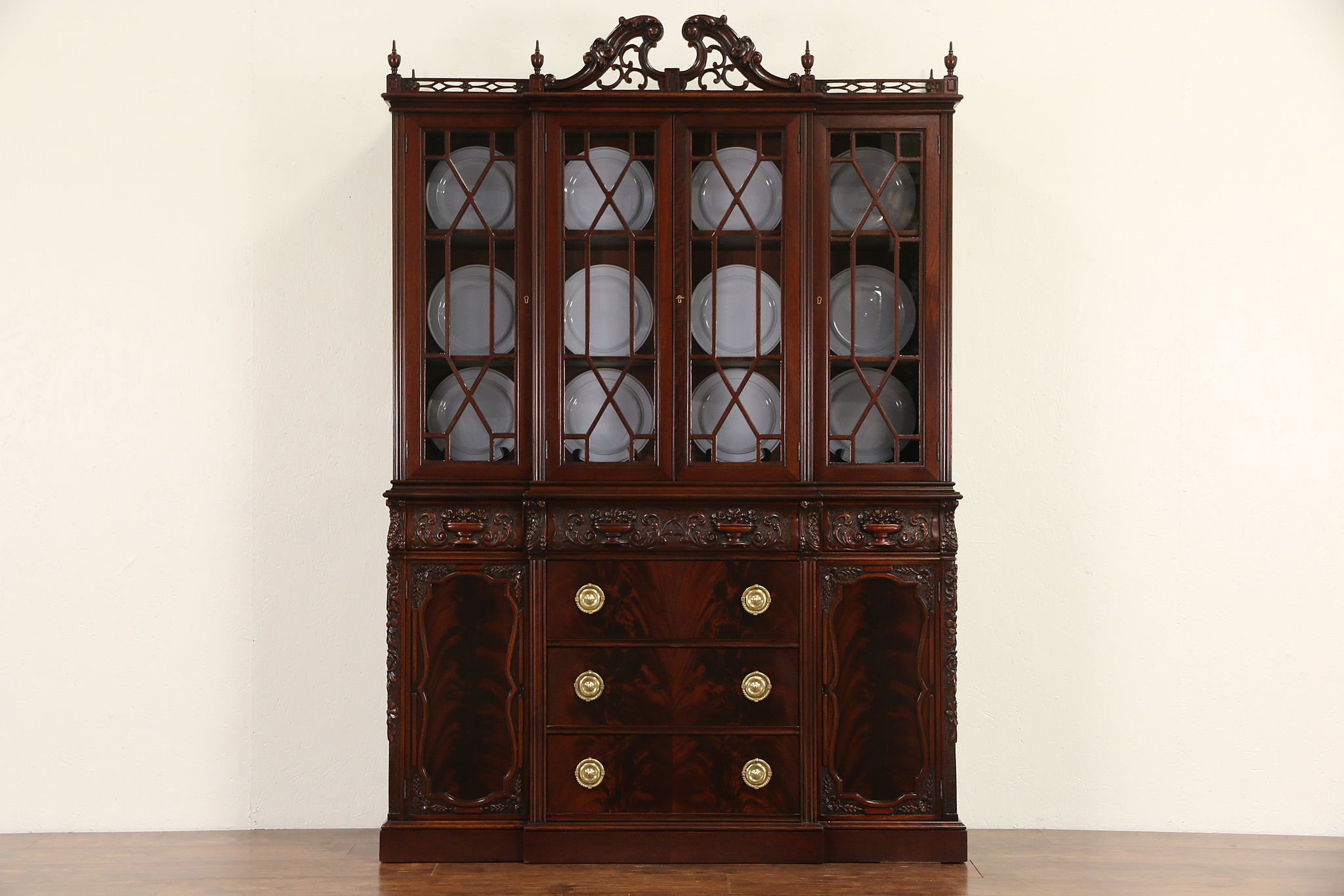 Sold Georgian Carved 1950 S Vintage Mahogany Breakfront China