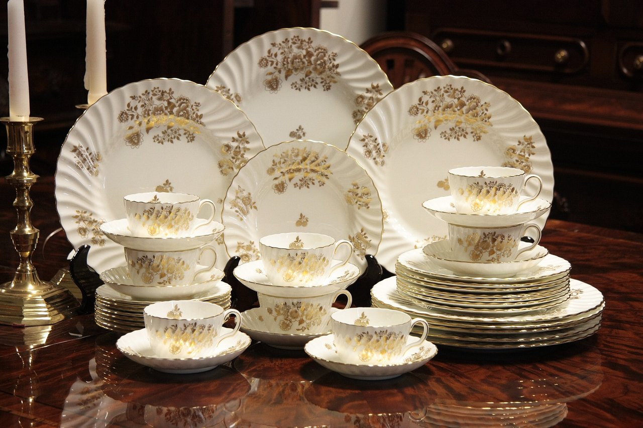 Set of Minton China for 8 Audley Pattern