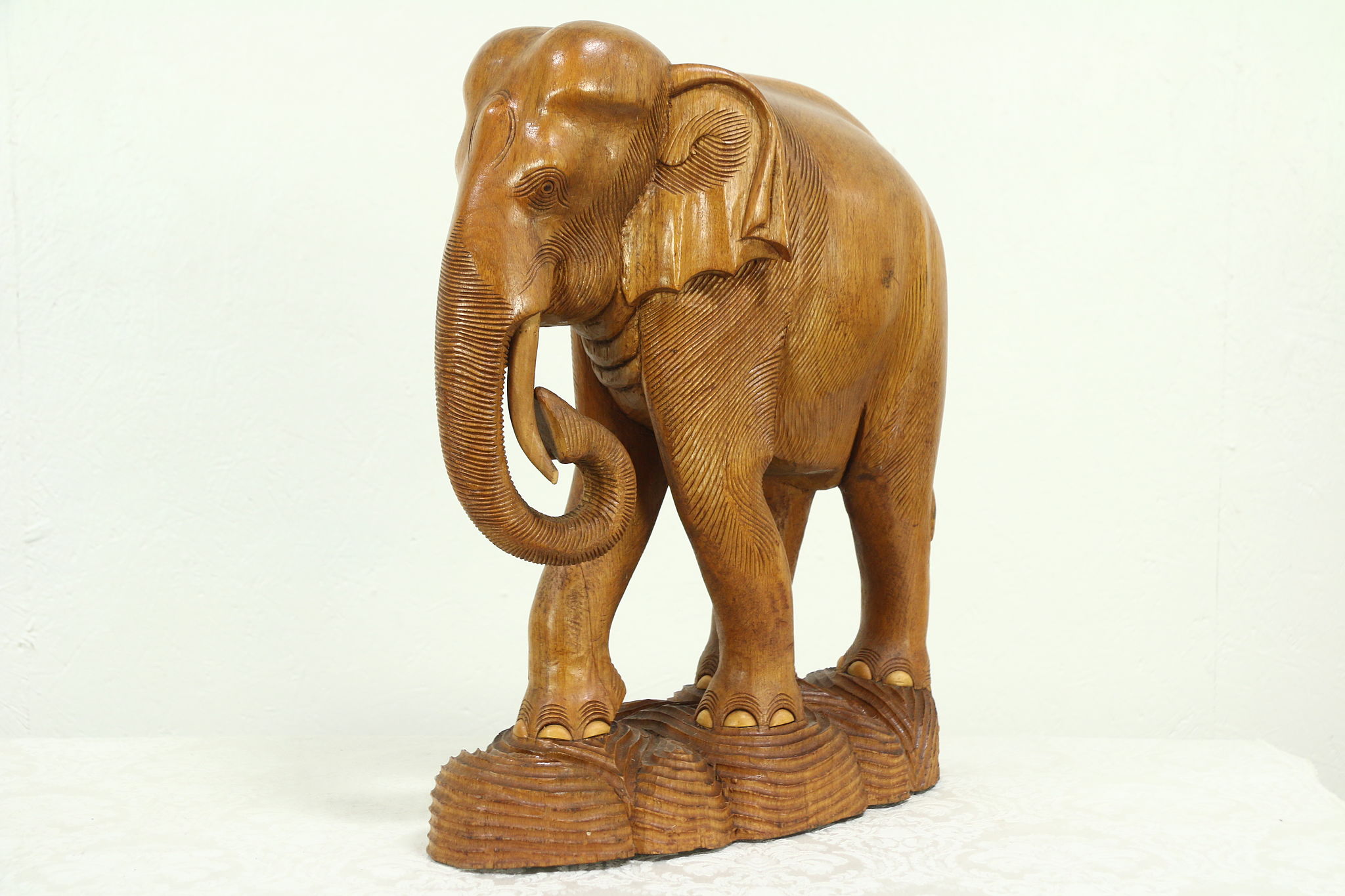 Vintage Carved Wood teak Hand Painted Thai Elephant Sculpture Figure Home Decor. 