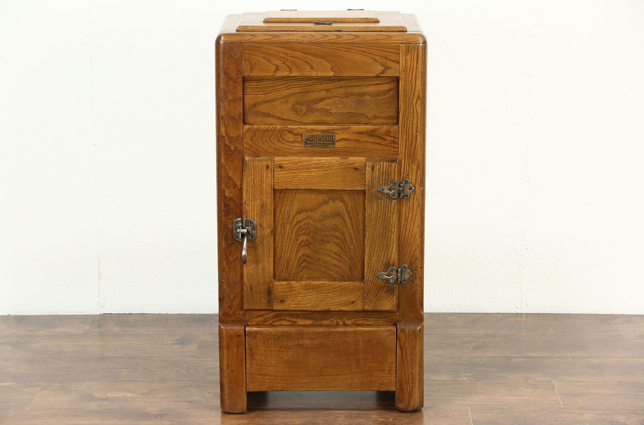 icebox antique