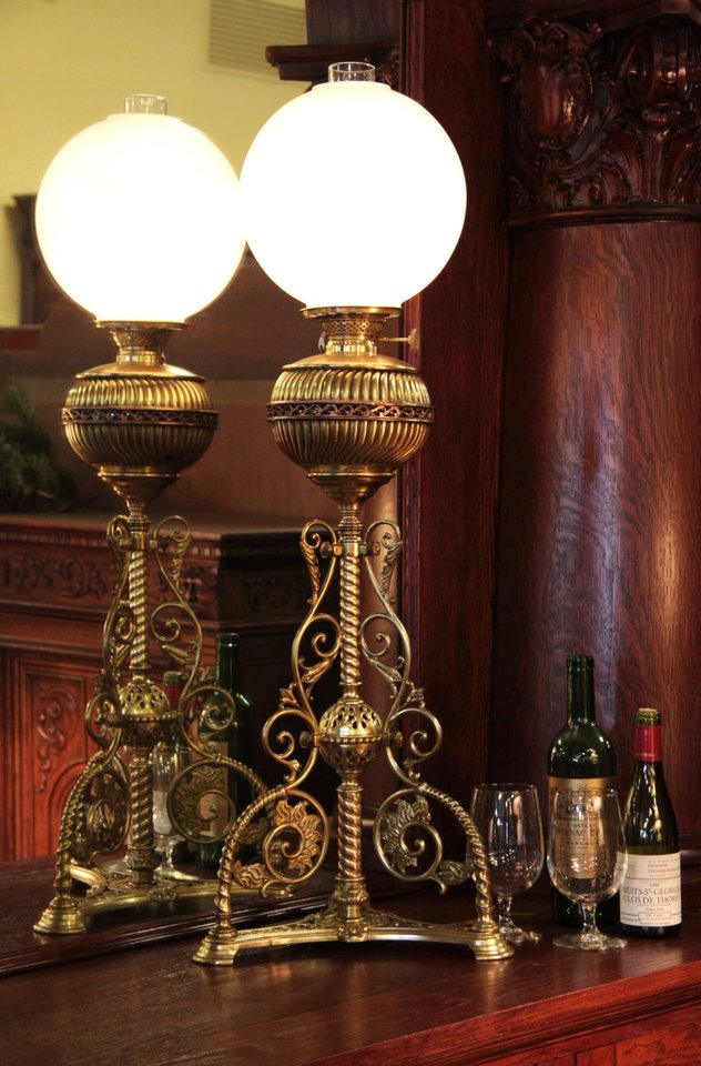 Victorian 1880 Brass Banquet Lamp