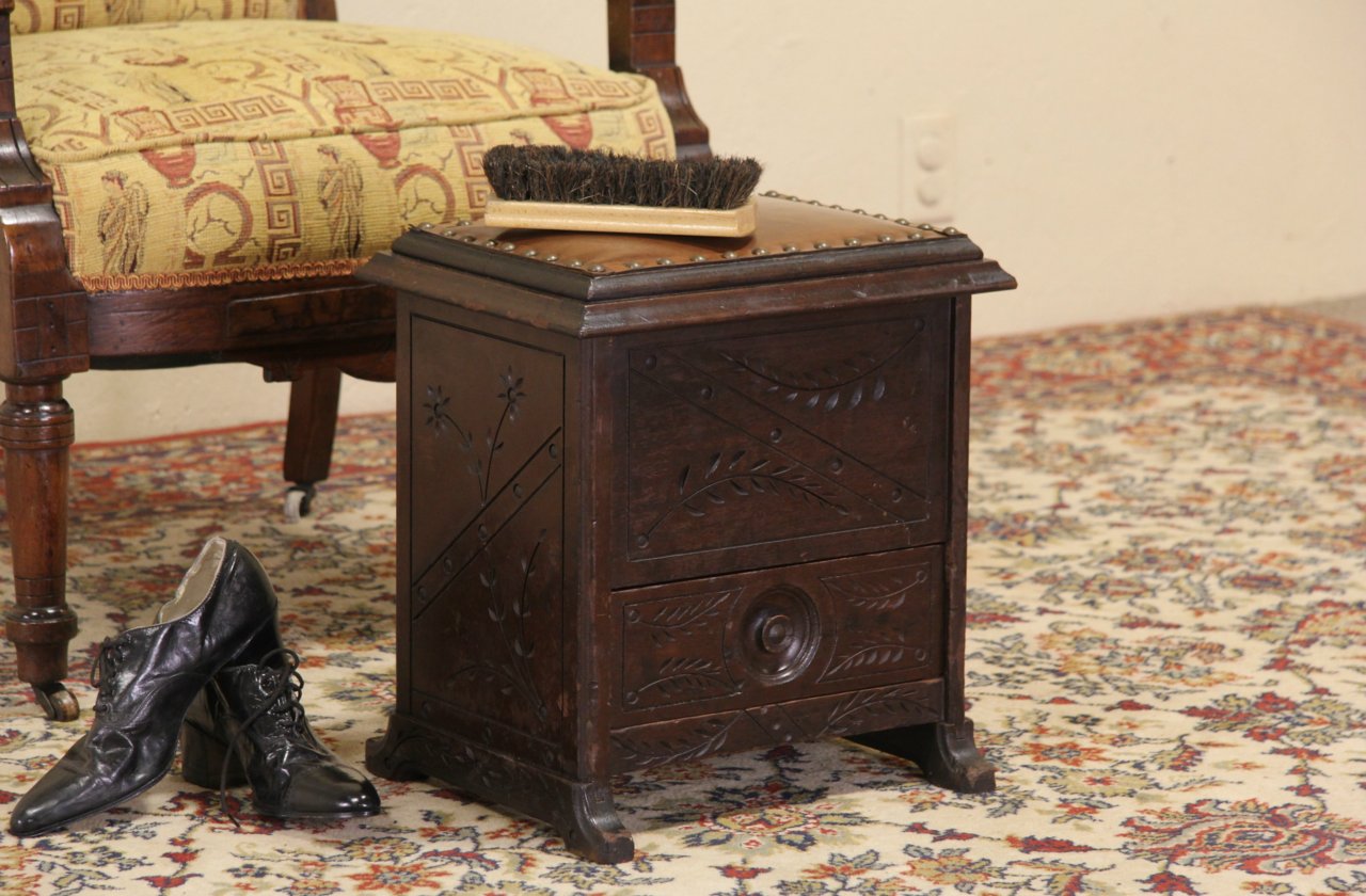 Vintage Red Shoe Shine Stand Hand Painted Wooden Folk Art Shoe Shine Box  Footstool