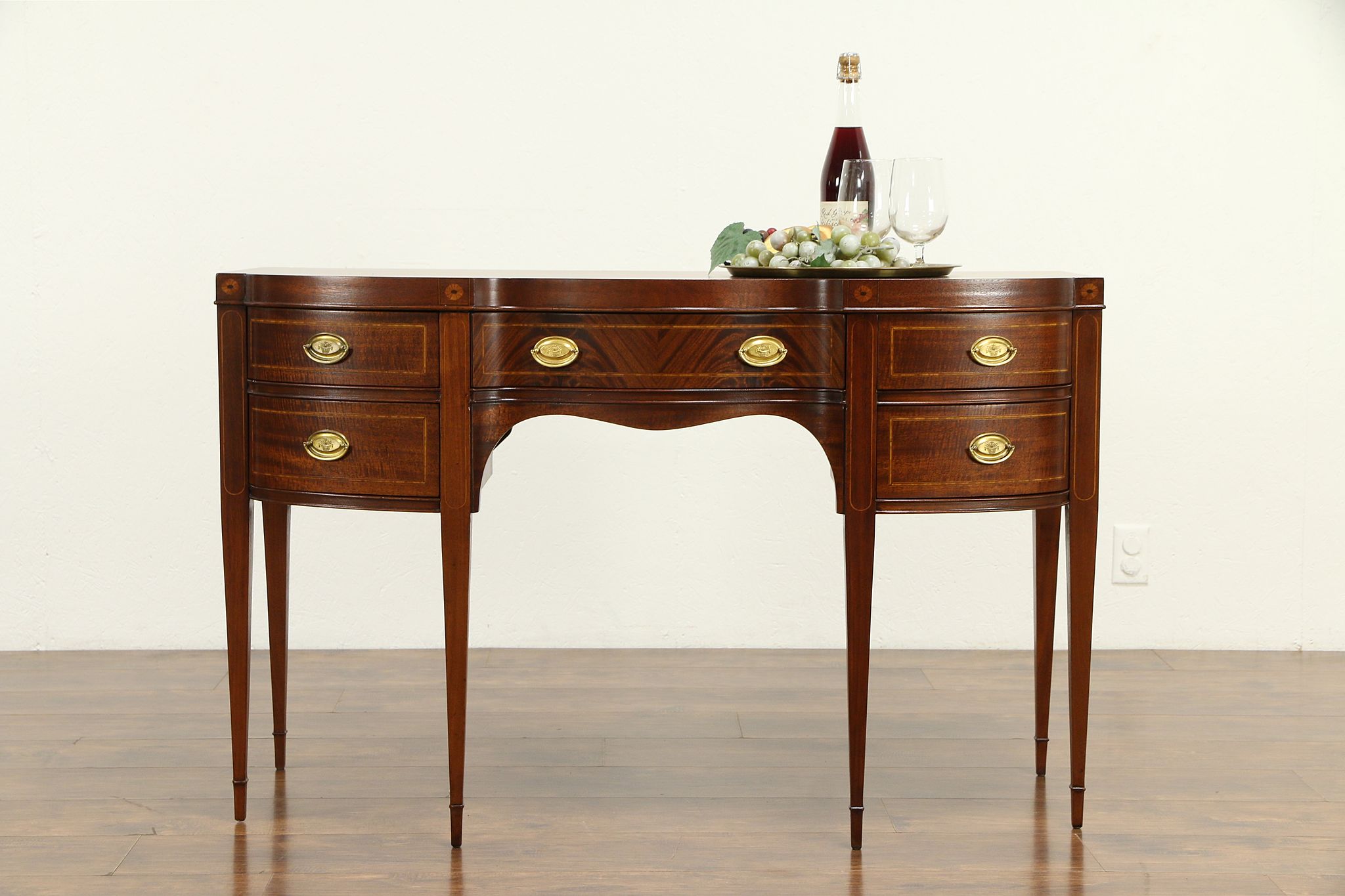 Traditional Small Vintage Sideboard Server Or Hall Credenza