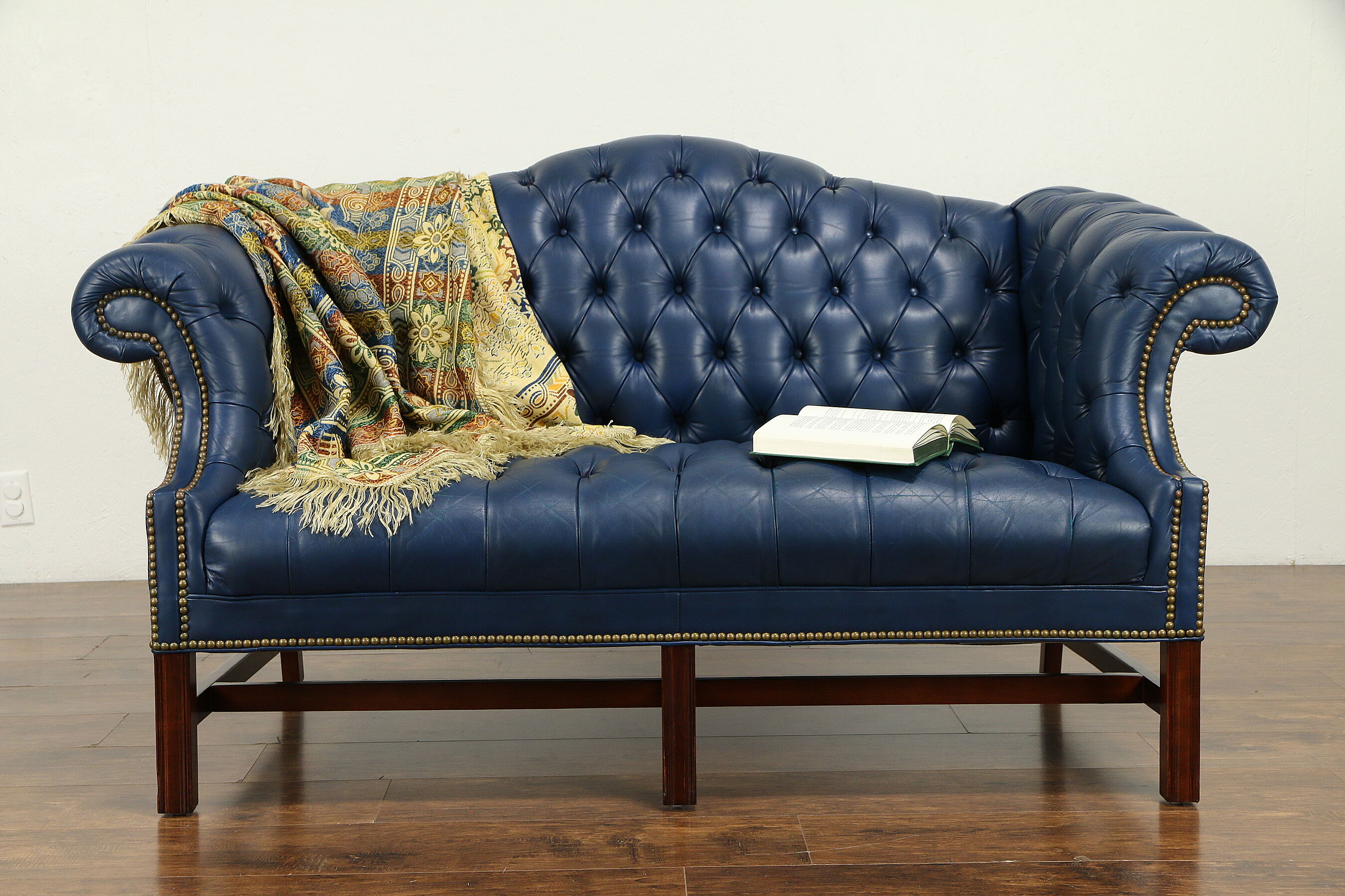 tufted leather sofa living room
