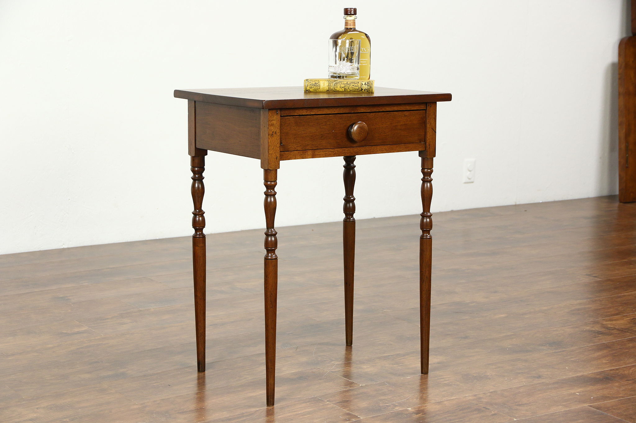 Walnut 1830 s Antique Sheraton Lamp Table or Nightstand