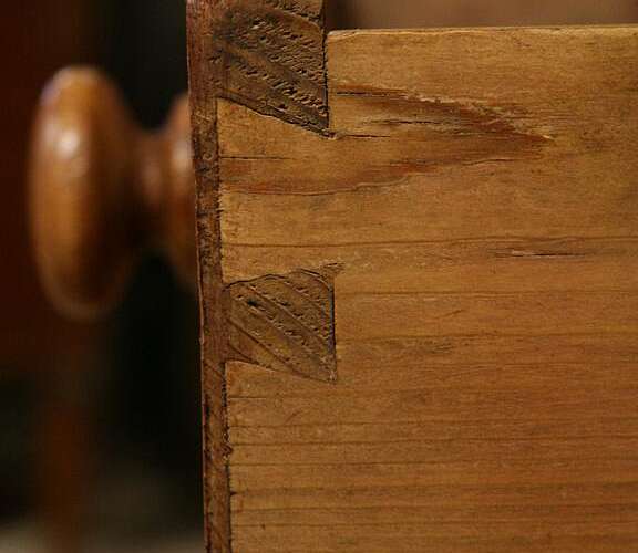 dovetail joints on drawer