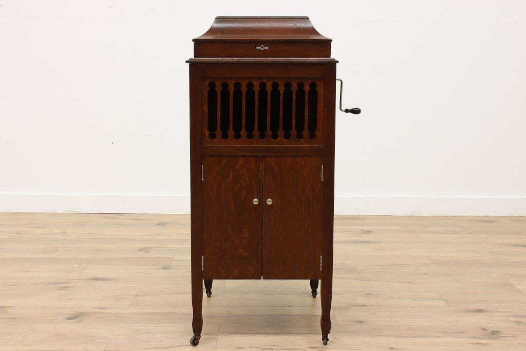 Silvertone Oak Antique Record Player Phonograph