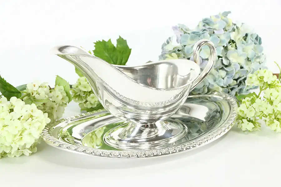 Main image of Silverplate Vintage Sauce or Gravy Boat & Oval Underplate, Fria