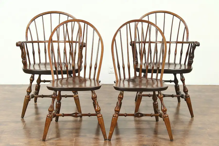 Main image of Nichols & Stone Set of 4 Vintage Windsor Dining or Game Table Chairs