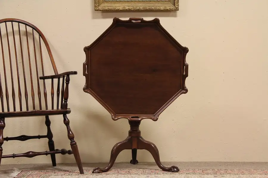 Main image of Georgian 8 Sided Tilt-top Tea Table