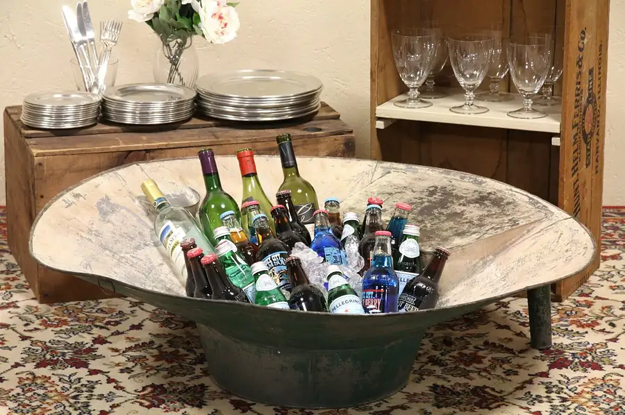 Main image of Tin Antique 1900 Bathtub or Party Beverage Tub
