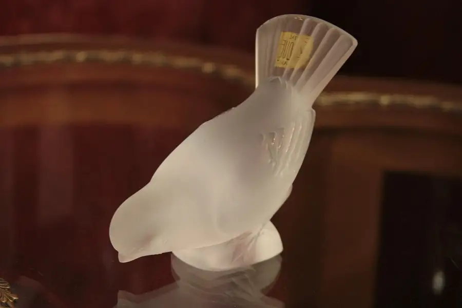 Main image of Lalique Crystal Sparrow Bird Figure