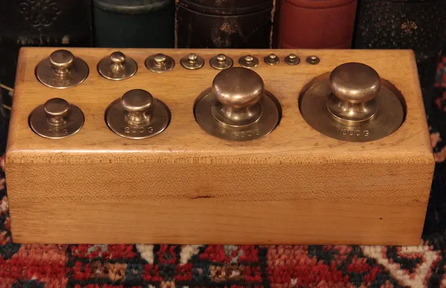Main image of Brass Scale Weight Set, 1-1000 Gram