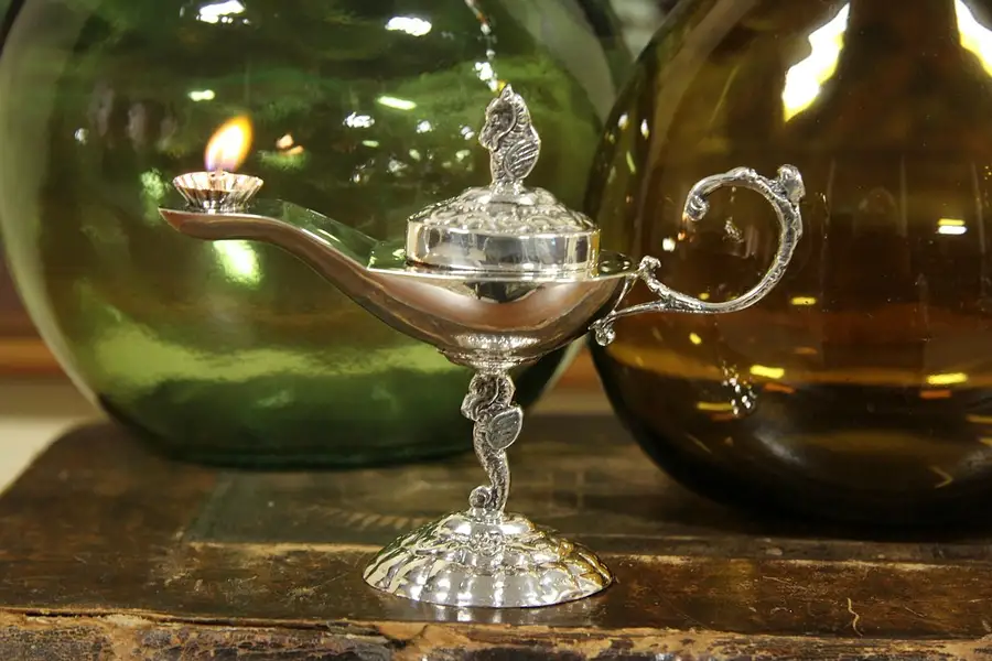 Main image of Aladdin Silver Hand Hammered Seahorse Oil Lamp