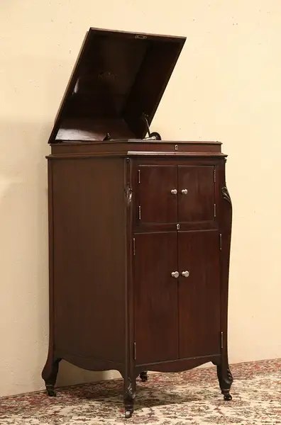 Main image of Victor Antique 1920 Phonograph Electric Victrola