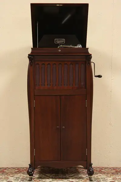 Main image of Silvertone Sears 1920 Wind Up Phonograph Record Player