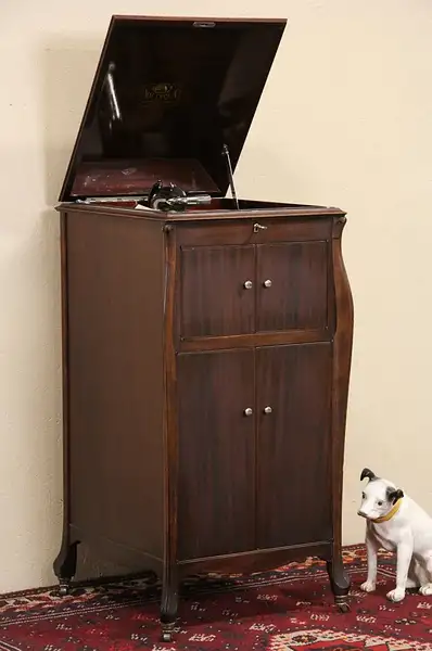 Main image of Victrola Mahogany 1921 Antique Phonograph, All Original Victor Record Player
