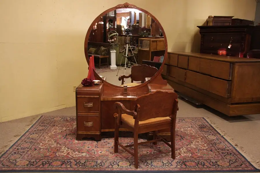 Main image of Art Deco Vintage 1940 Dressing Table or Vanity