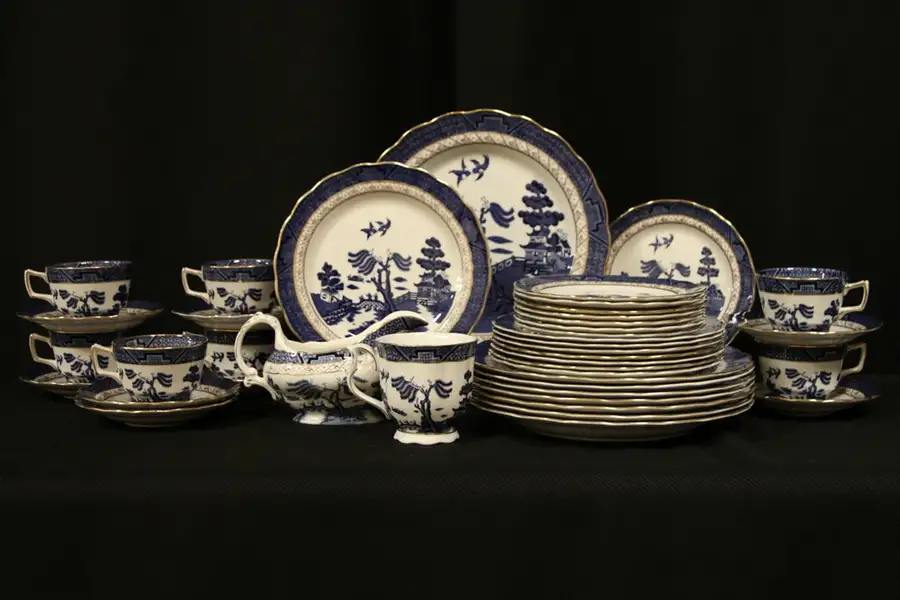 Main image of Royal Doulton Booth Blue Real Old Willow China