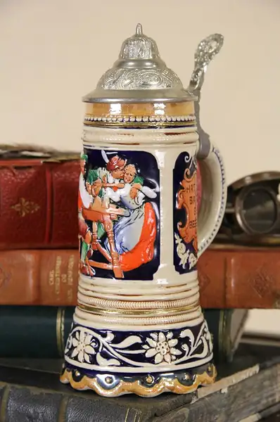 Main image of Hofbrauhaus Tune Reuge German Musical Beer Stein