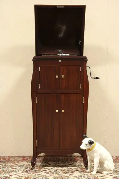 Main image of Victor 1920 Victrola Wind up Phonograph VV-XIA