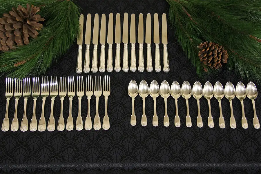 Main image of Set of Dinner Size Fiddle, Thread & Shell Sterling Silver Flatware for 12
