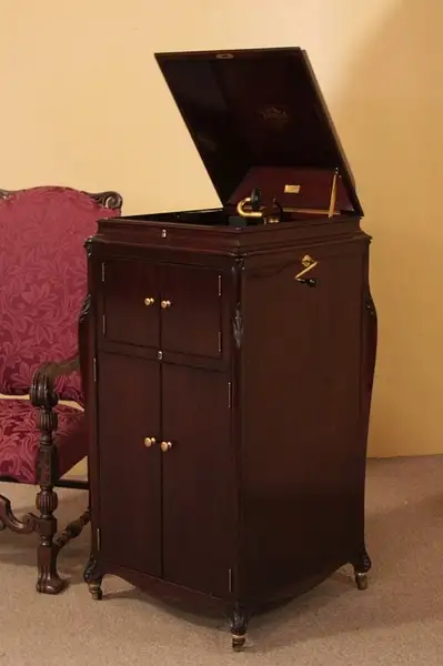 Main image of Victrola Victor 1910 Phonograph VV-XVI-121624H