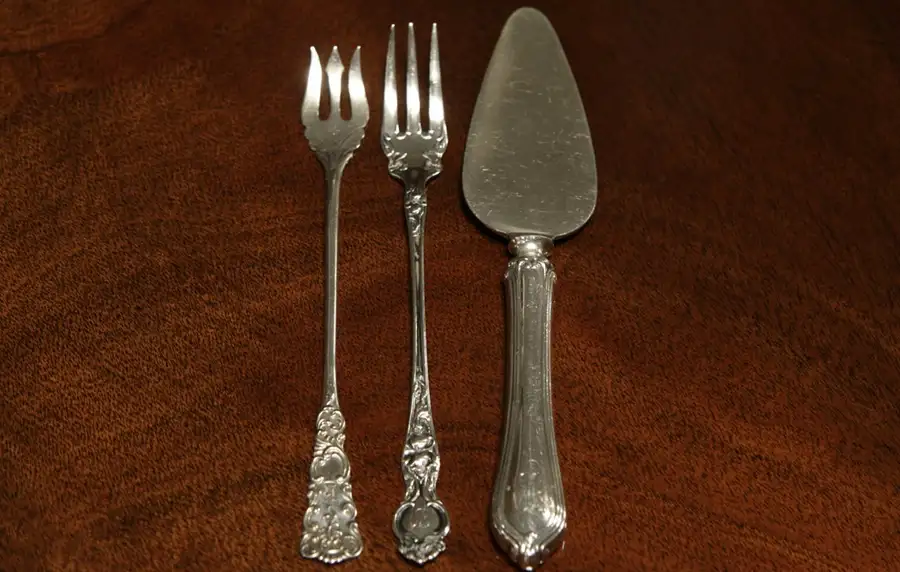 Main image of Group of 3 Antique Sterling Silver Serving Pieces