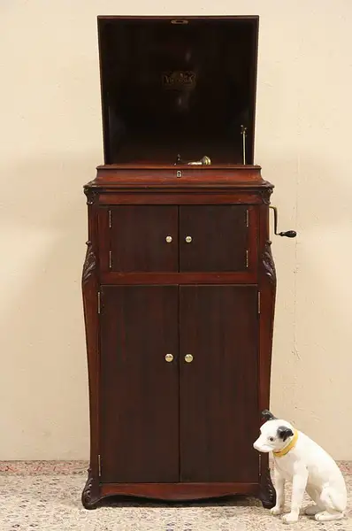 Main image of Victor Victrola VV-XVI Antique Phonograph Record Player